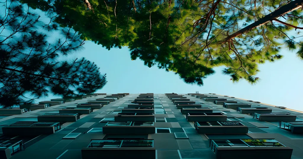 Integración de Energías Renovables en Edificios Inteligentes: Beneficios y Retos
